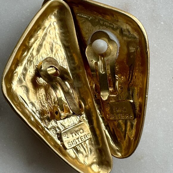 Vintage Chunky Brutalist Clip-on Earrings with Red Cabochon - Picture 2 of 3